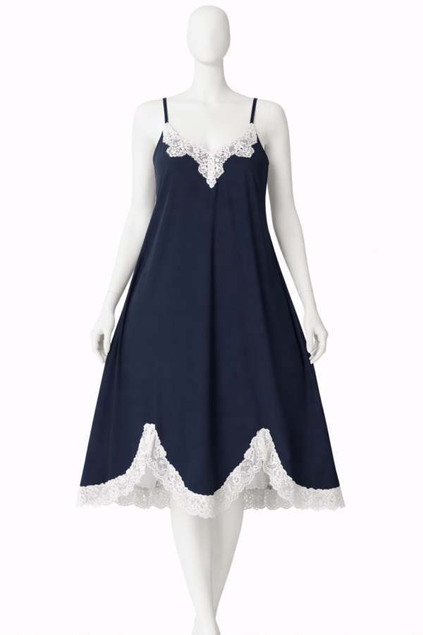 Nuisette Satin Bleu Nuit – Dentelle Élégante