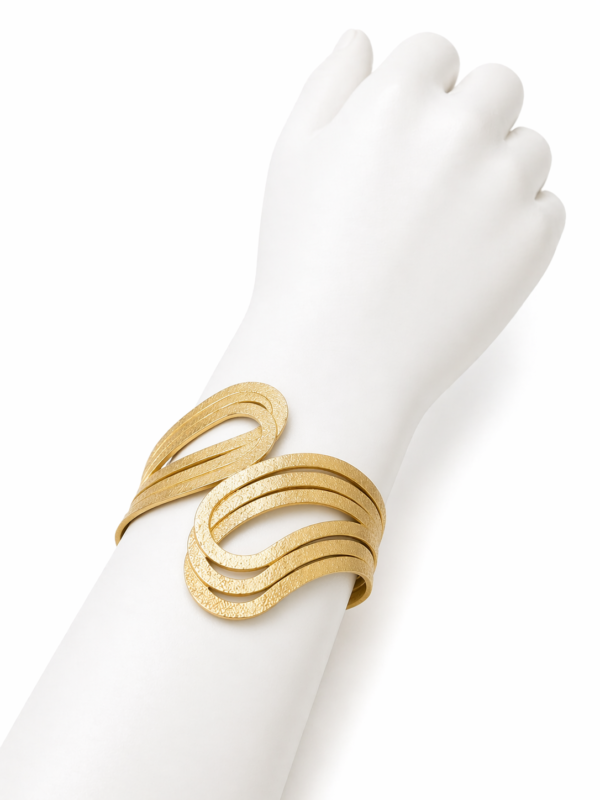 Bracelet Manchette Vague Dorée Élégance