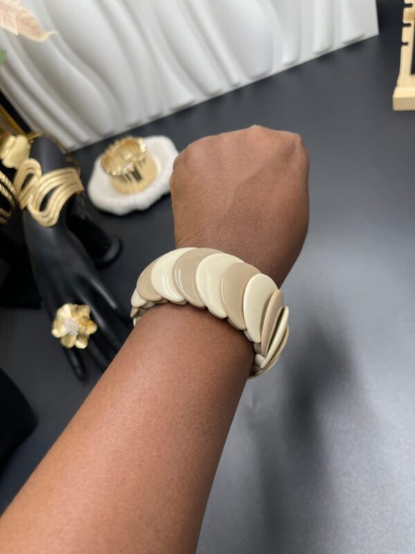 Bracelet Nude Élégance Minimaliste