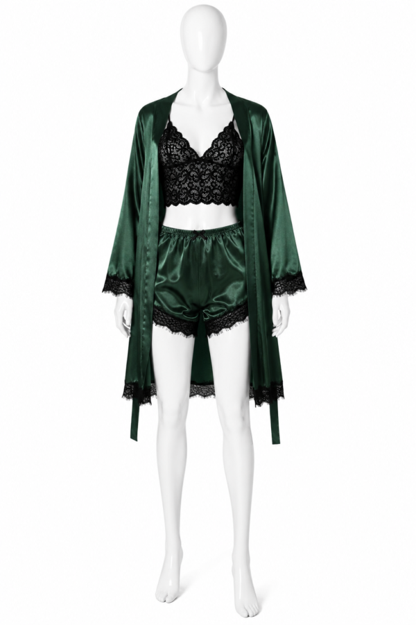Ensemble Émeraude Luxe – Kimono Satin, Brassière & Short en Dentelle Ensemble Émeraude Luxe – Kimono Satin, Brassière & Short en Dentelle