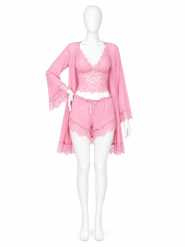 Ensemble Pyjama Dentelle Rose 3 Pièces – Caraco, Short & Kimono Ensemble Pyjama Dentelle Rose 3 Pièces – Caraco, Short & Kimono