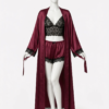 Ensemble Bordeaux Élégance – Kimono Satin, Brassière & Short en Dentelle