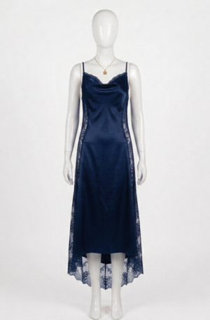 Nuisette Longue Bleu Nuit Satinée à Dentelle Florale