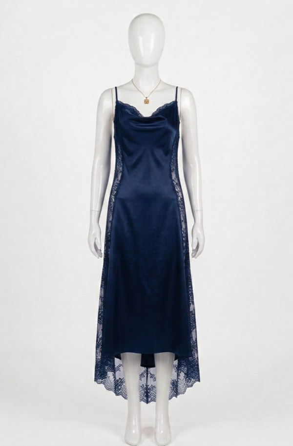 Nuisette Longue Bleu Nuit Satinée à Dentelle Florale