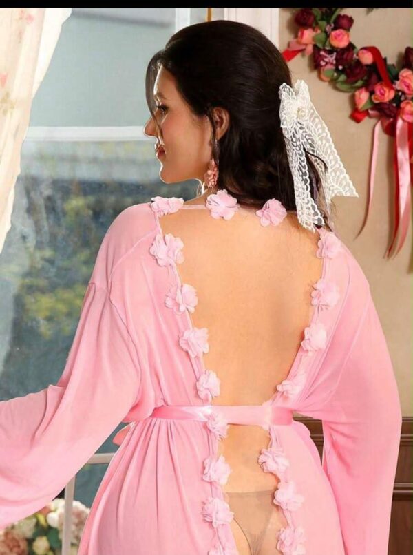 Déshabillé Femme Court avec Ceinture Satinée et Finitions Florales